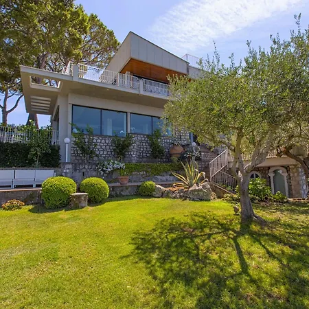 Villa - Maria *